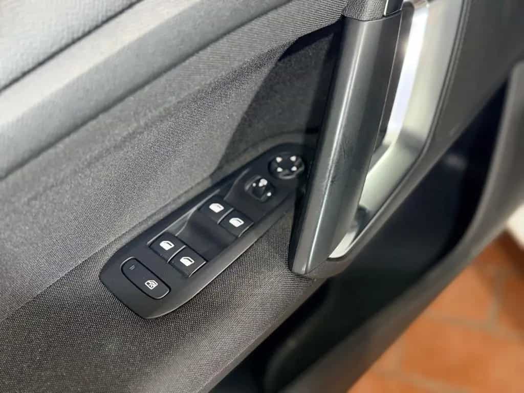 Peugeot 308 Active Pack Automatik Navi Einparkhilfe 10/2021-photo-25