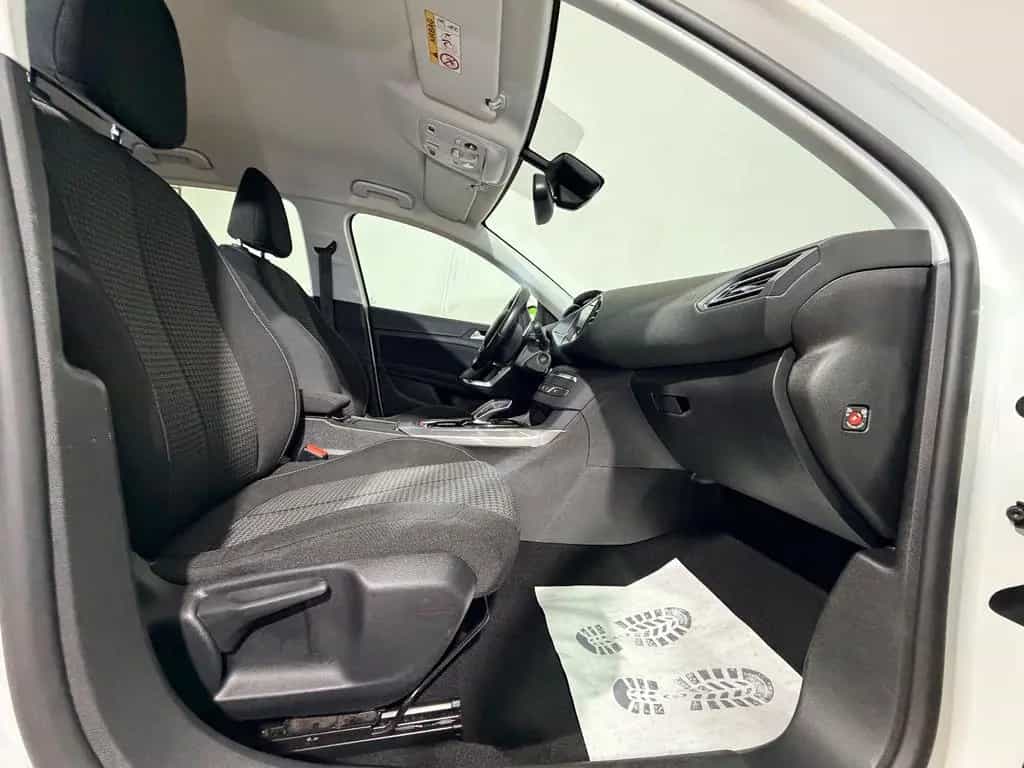 Peugeot 308 Active Pack Automatik Navi Einparkhilfe 10/2021-photo-28