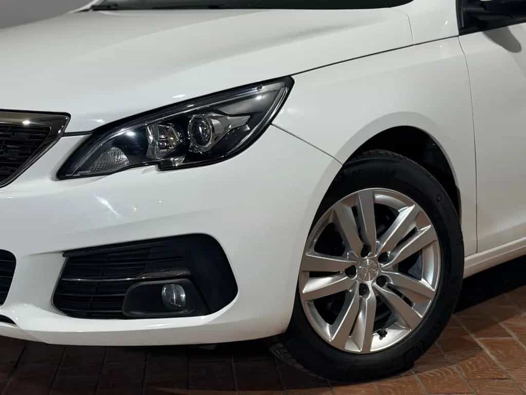 Peugeot 308 Active Pack Automatik Navi Einparkhilfe 10/2021-photo-3