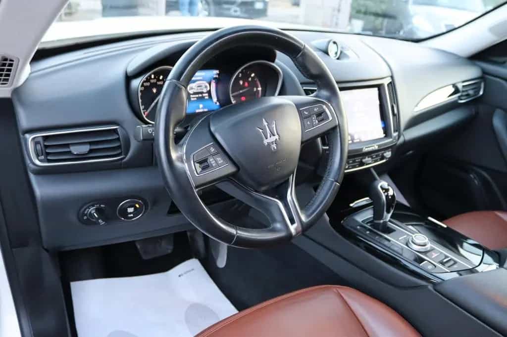 Maserati Levante V6 Diesel 275 CV AWD TETTUCCIO 01/2017-photo-12
