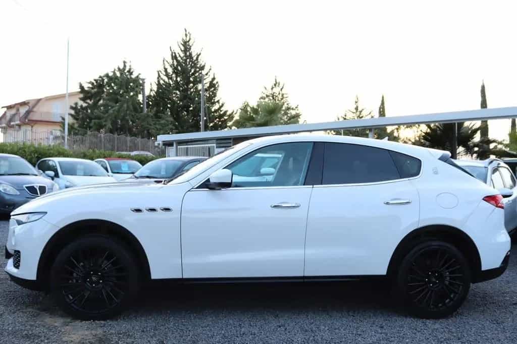 Maserati Levante V6 Diesel 275 CV AWD TETTUCCIO 01/2017-photo-3