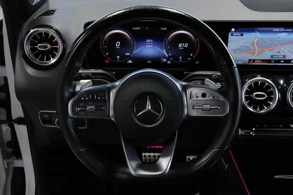 Mercedes-Benz GLB-Class 200 AMG-LINE *MULTIBEAM*ACC*AHK*BURMESTER* 04/2020-photo-16