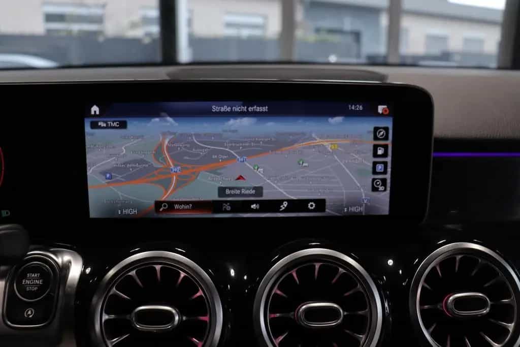 Mercedes-Benz GLB-Class 200 AMG-LINE *MULTIBEAM*ACC*AHK*BURMESTER* 04/2020-photo-18