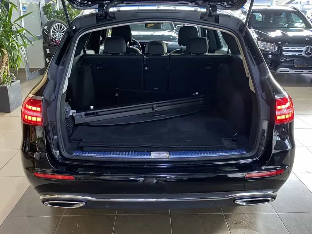 Mercedes-Benz E 300 *ACC*LED*Navi*R.Cam*SHZ*CarPlay 05/2021-photo-5