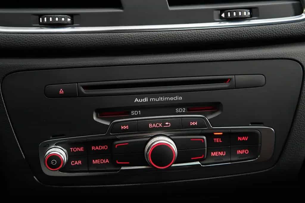 Audi Q3 2.0 TFSI quattro S line*Pano*Keyless*Bose* 12/2012-photo-31