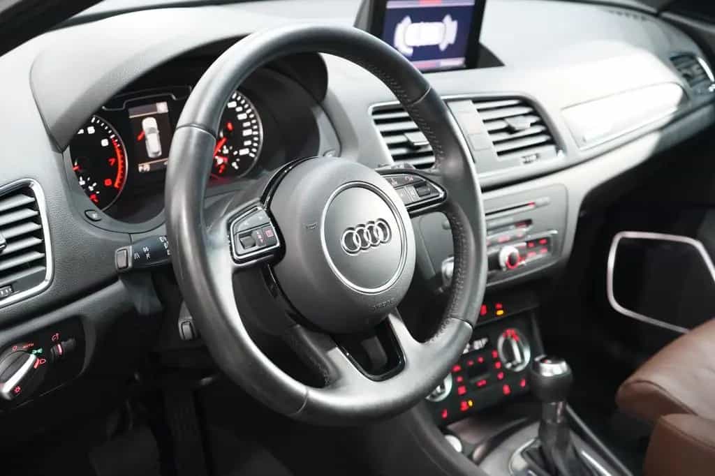 Audi Q3 2.0 TFSI quattro S line*Pano*Keyless*Bose* 12/2012-photo-4