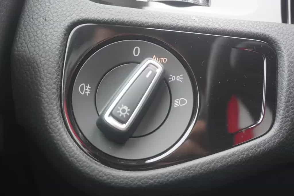 Volkswagen Golf VII Variant 1.5 TSI VC LED ACC AHK Dynaudio 10/2017-photo-18