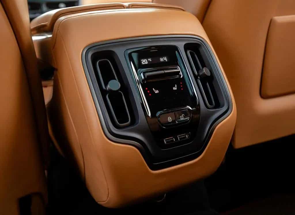 Aston Martin DBX 4.0 V8 12/2021-photo-26