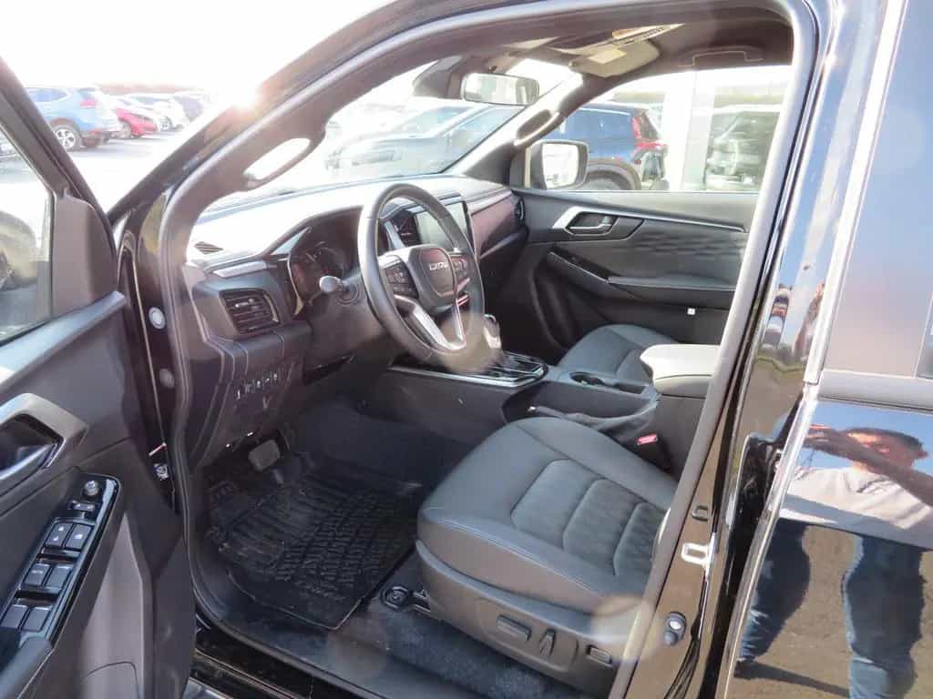 Isuzu D-Max DoKa Face-Lift,AHK geflanscht,Lader.-Wanne 10/2025-photo-7