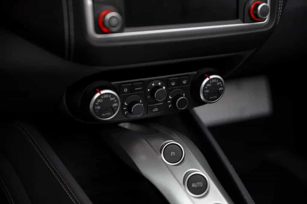 Ferrari California 3.9 V8 T 4-Sitzer - Handling Speciale 03/2017-photo-17