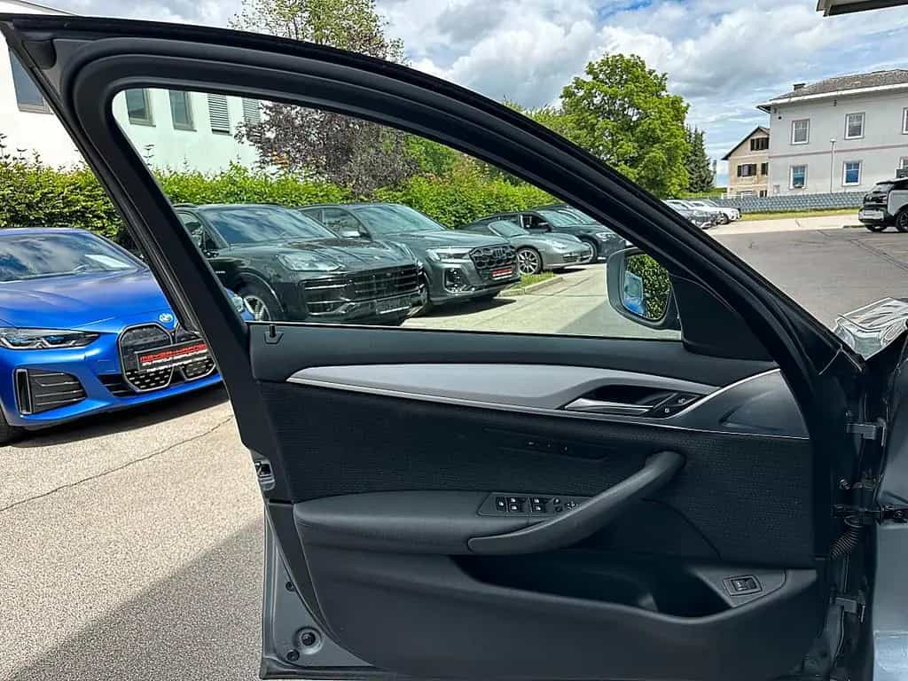 BMW 540 d xDrive Touring Aut. 12/2018-photo-25
