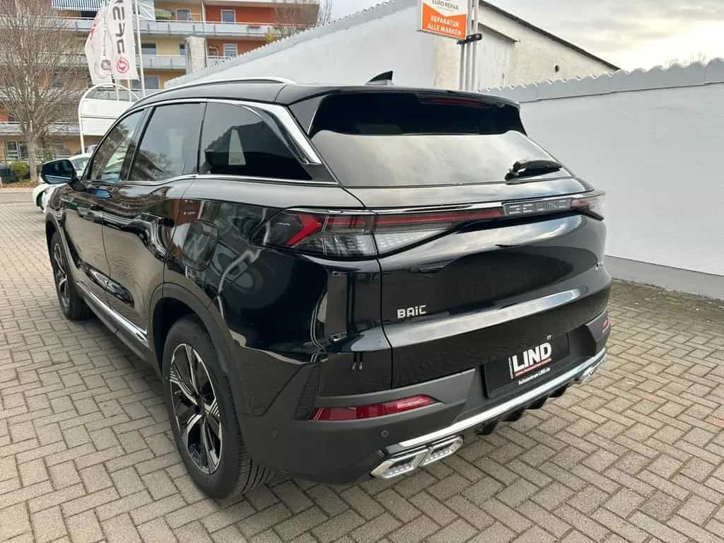 BAIC 1.5 T Automatik Pano 360° Keyless CarPlay null-photo-1