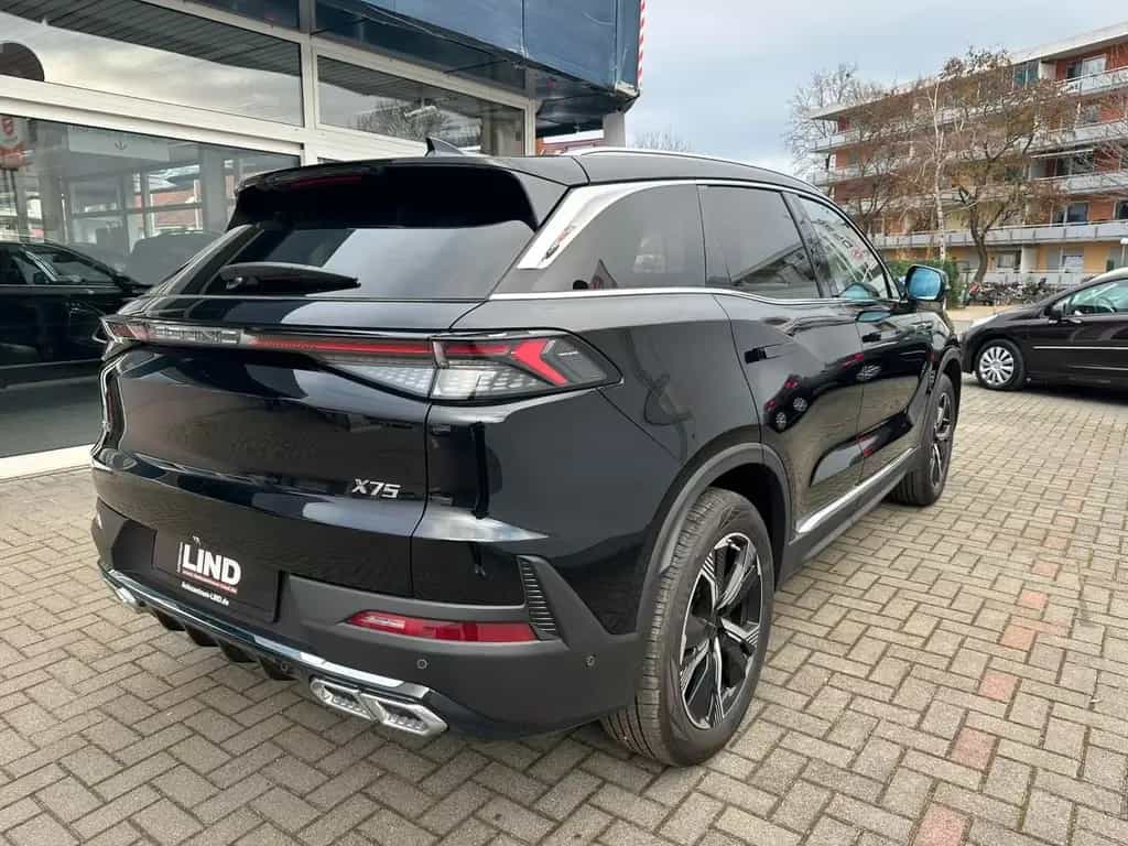 BAIC 1.5 T Automatik Pano 360° Keyless CarPlay null-photo-3