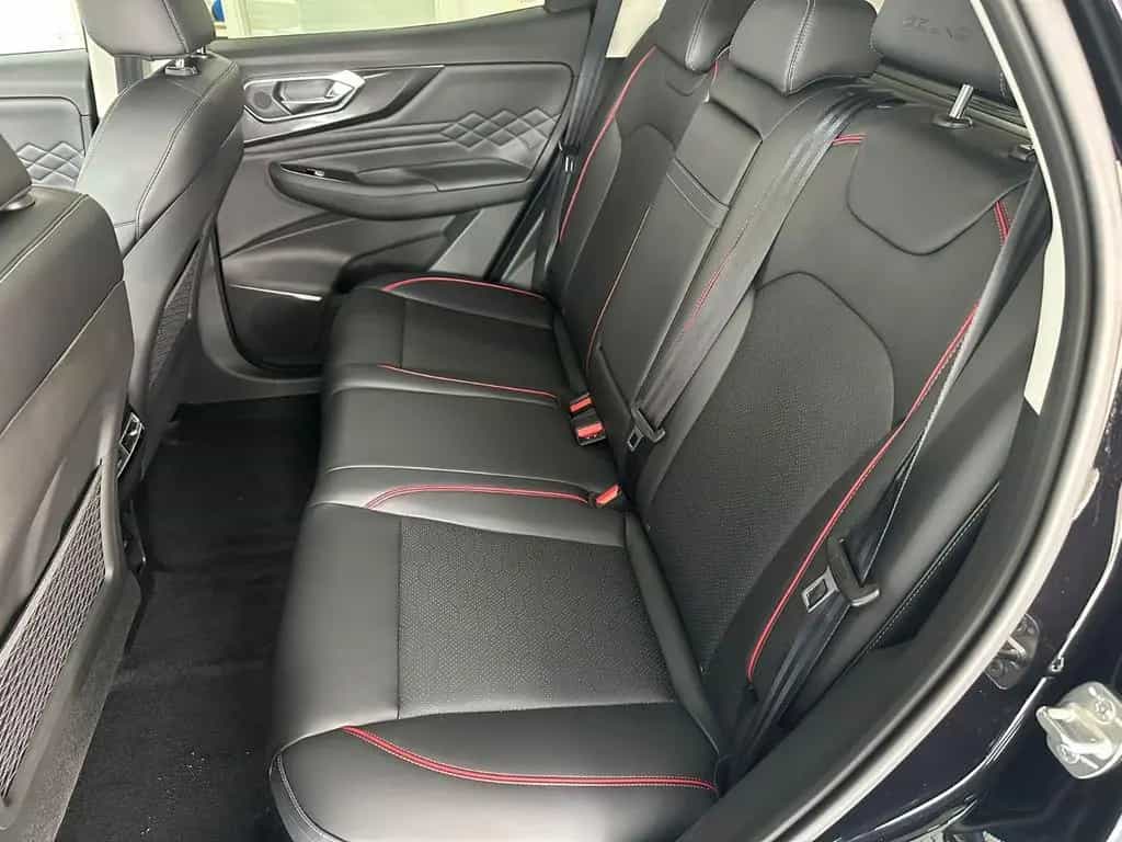 BAIC 1.5 T Automatik Pano 360° Keyless CarPlay null-photo-7