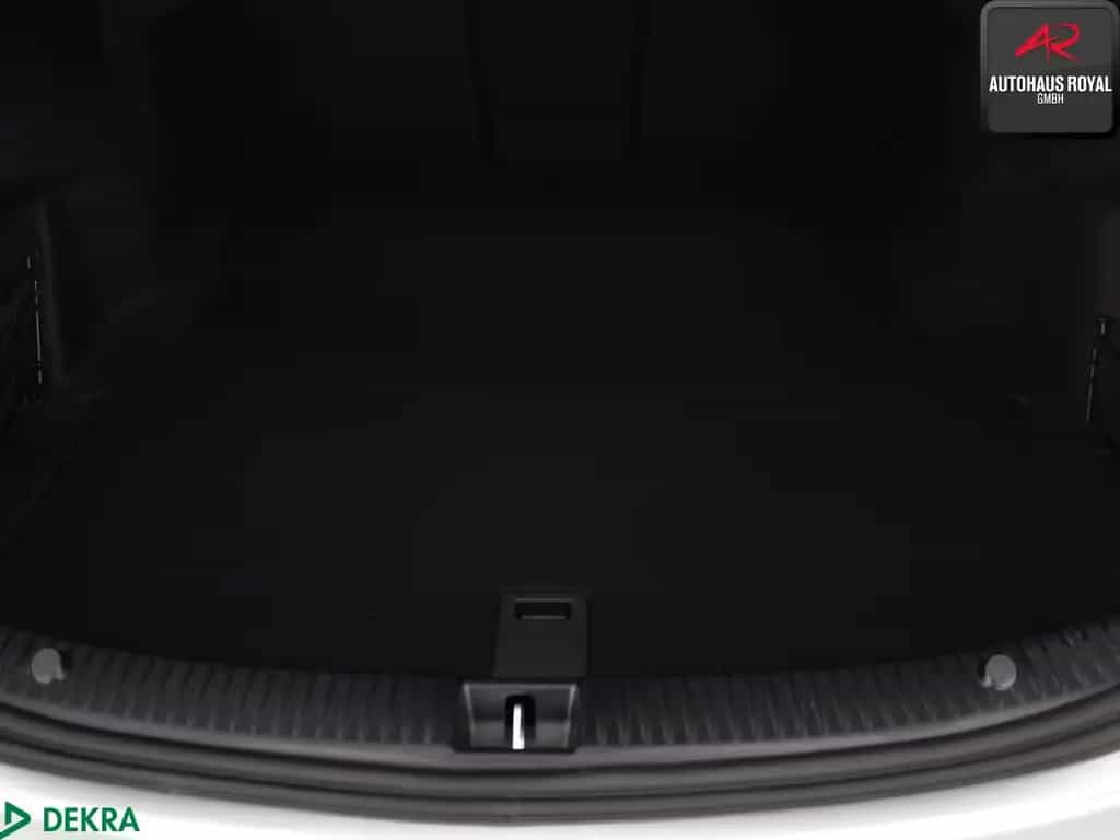 Mercedes-Benz C 300 AMG AIRMATIC HUD,360GRAD,COMAND,DISTRO,AHK 07/2017-photo-12