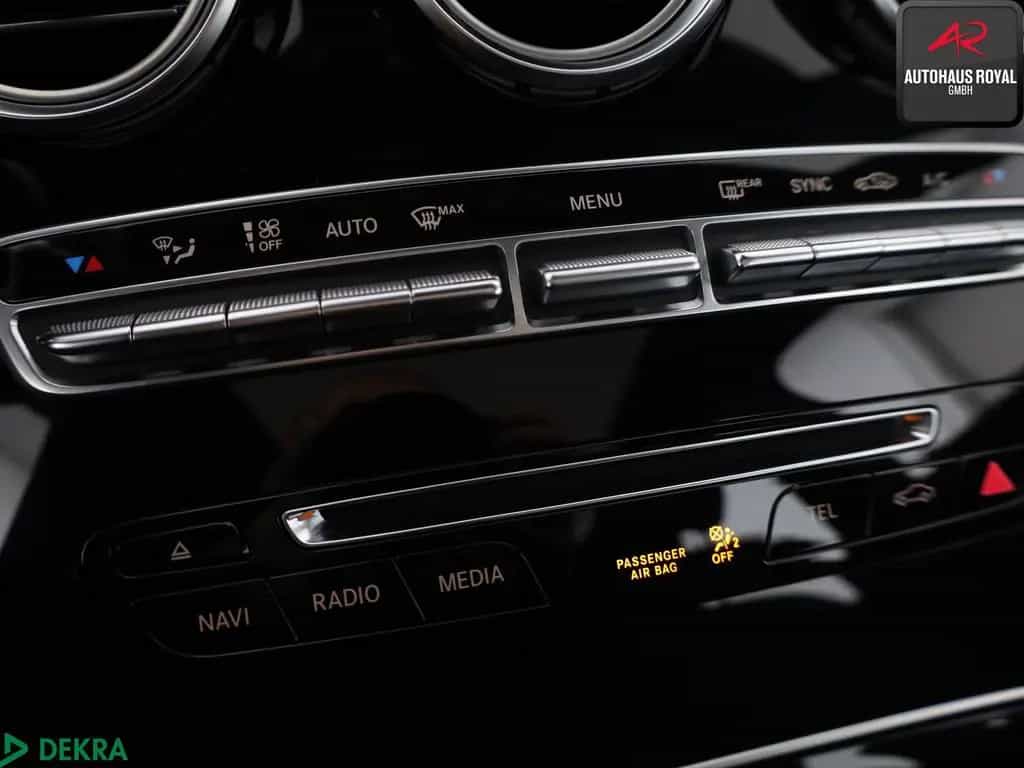 Mercedes-Benz C 300 AMG AIRMATIC HUD,360GRAD,COMAND,DISTRO,AHK 07/2017-photo-22