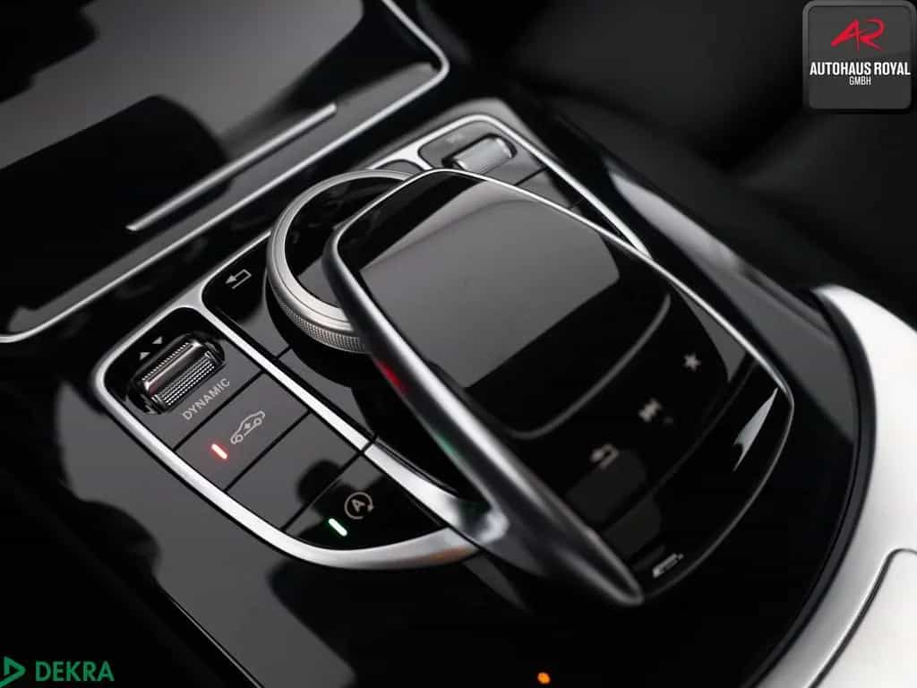 Mercedes-Benz C 300 AMG AIRMATIC HUD,360GRAD,COMAND,DISTRO,AHK 07/2017-photo-23