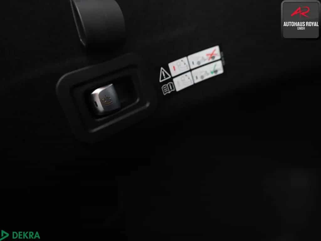 Mercedes-Benz C 300 AMG AIRMATIC HUD,360GRAD,COMAND,DISTRO,AHK 07/2017-photo-25