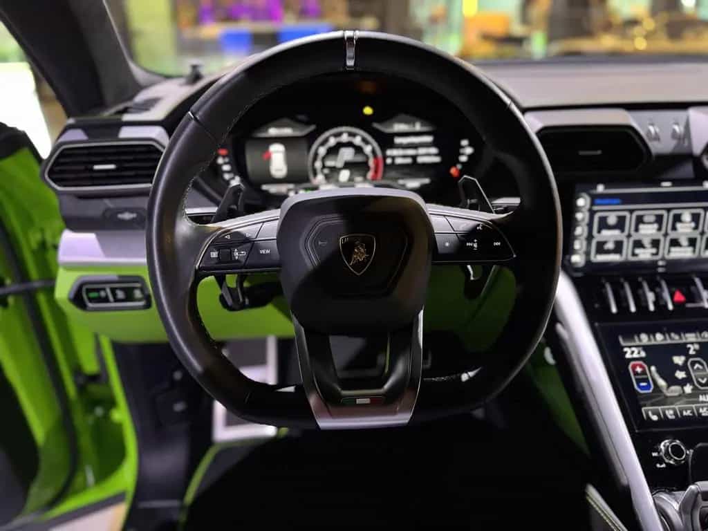 Lamborghini Urus Garantie 06/26*Reifen neu*23Zoll*B&O*Pano 06/2022-photo-17