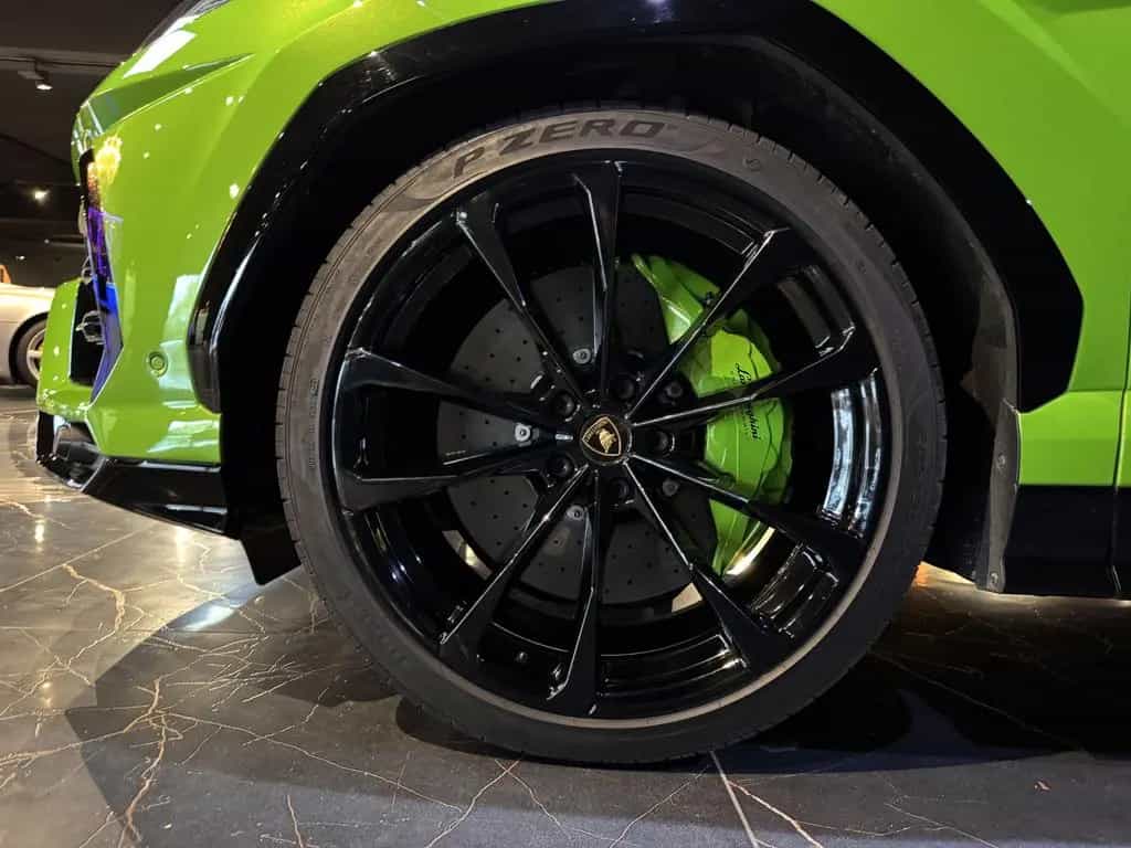 Lamborghini Urus Garantie 06/26*Reifen neu*23Zoll*B&O*Pano 06/2022-photo-29
