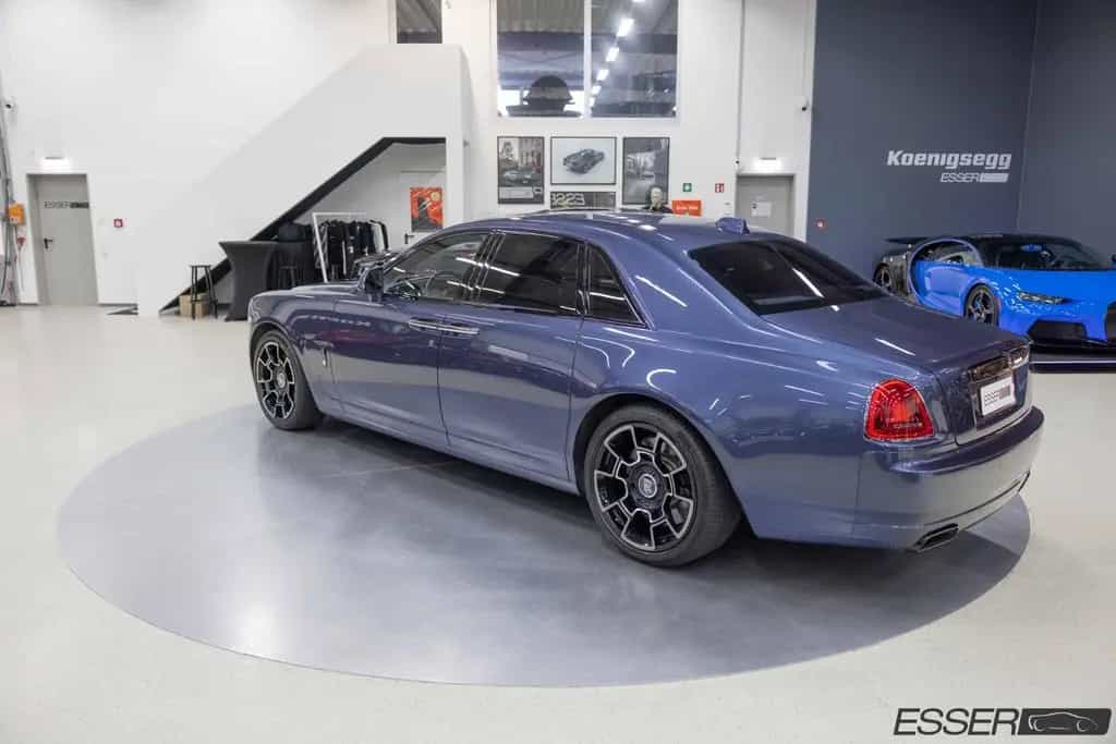 Rolls-Royce Ghost Black Badge | Bespoke | Theatre config. 09/2018-photo-15