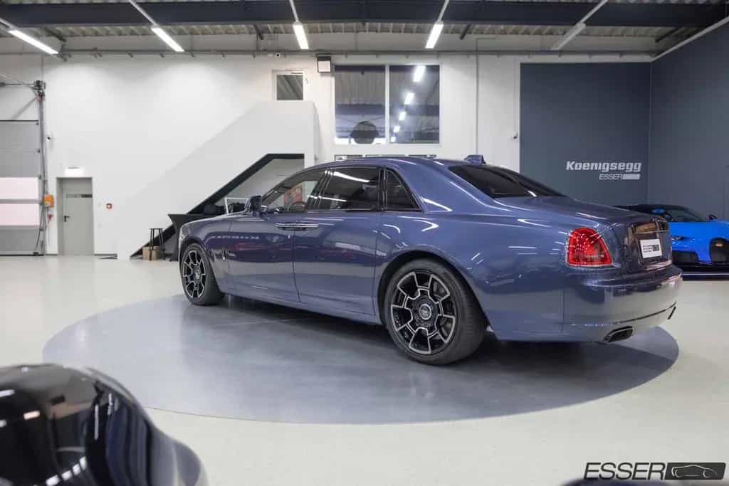 Rolls-Royce Ghost Black Badge | Bespoke | Theatre config. 09/2018-photo-16