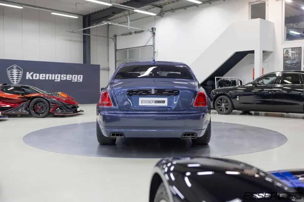 Rolls-Royce Ghost Black Badge | Bespoke | Theatre config. 09/2018-photo-18