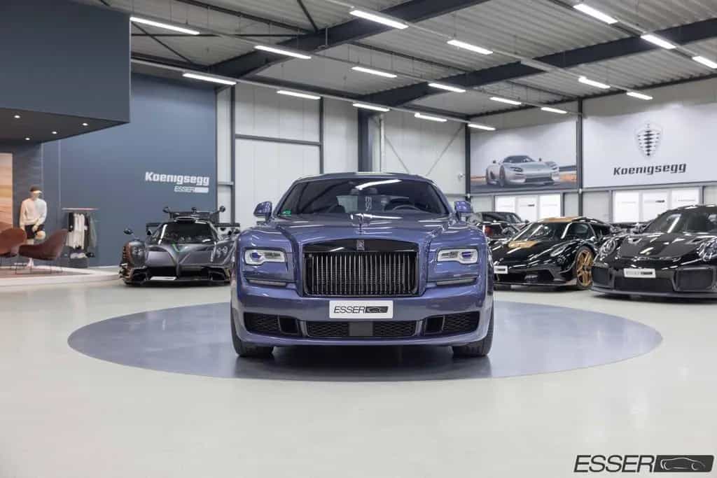 Rolls-Royce Ghost Black Badge | Bespoke | Theatre config. 09/2018-photo-2