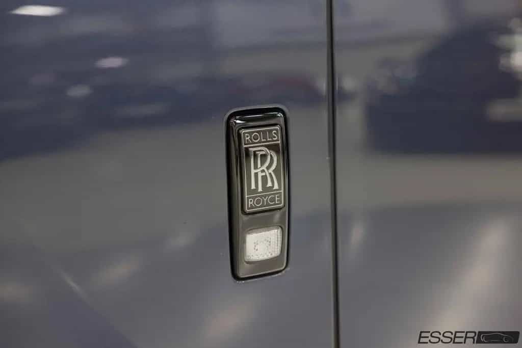 Rolls-Royce Ghost Black Badge | Bespoke | Theatre config. 09/2018-photo-25