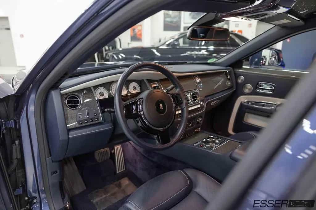 Rolls-Royce Ghost Black Badge | Bespoke | Theatre config. 09/2018-photo-7