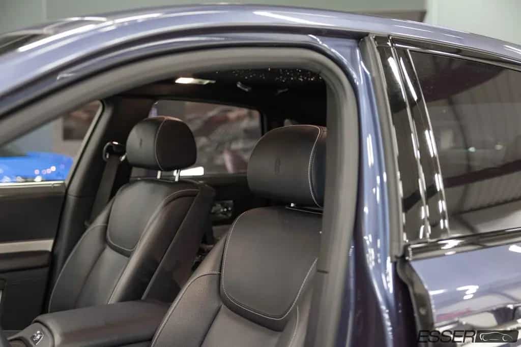 Rolls-Royce Ghost Black Badge | Bespoke | Theatre config. 09/2018-photo-9