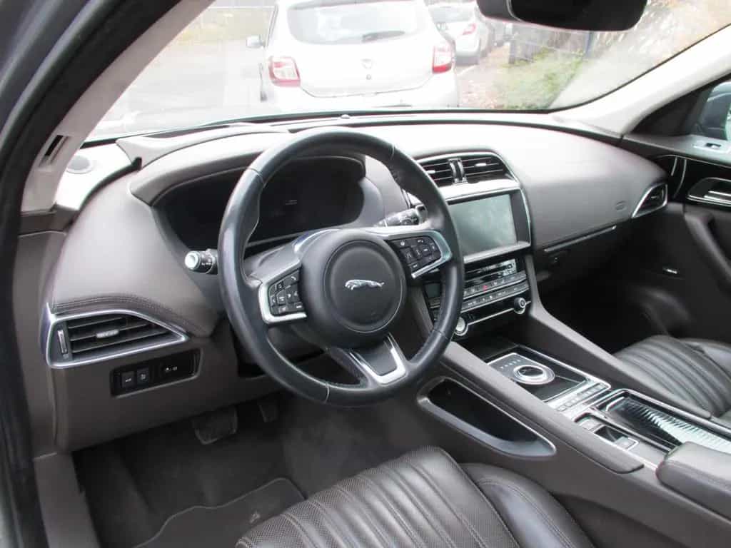 Jaguar F-Pace Portfolio AWD LED Panorama Leder Navi 02/2021-photo-13