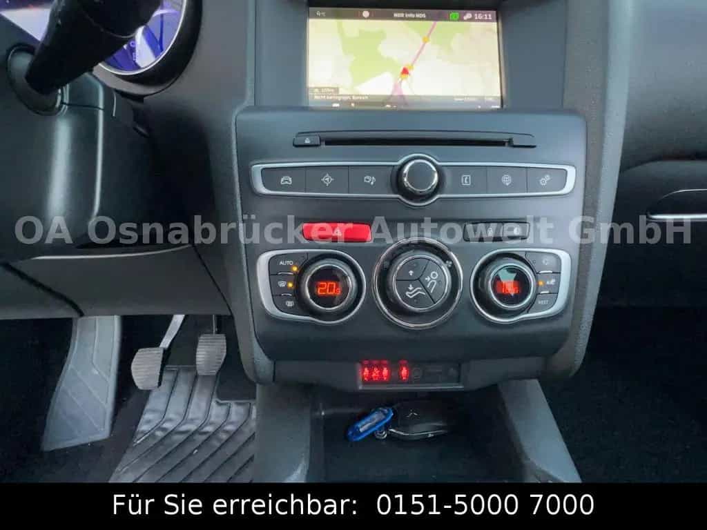 Citroën DS4 131PS Kamera SHZ Tempomat Navi KeyLess 11/2017-photo-22