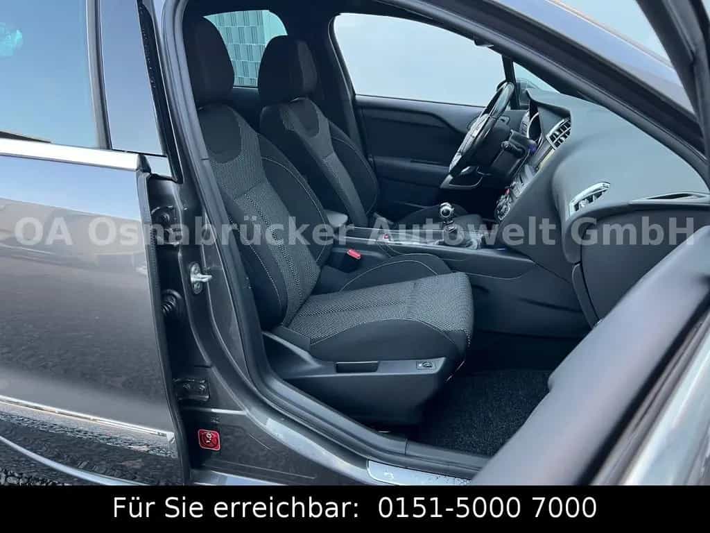 Citroën DS4 131PS Kamera SHZ Tempomat Navi KeyLess 11/2017-photo-9
