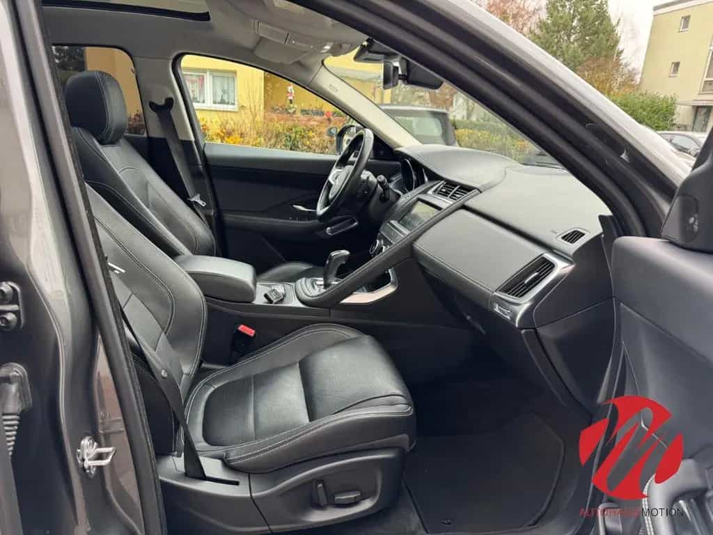 Jaguar E-Pace R-Dynamic S AWD Pano navi Kamera LED 08/2019-photo-14