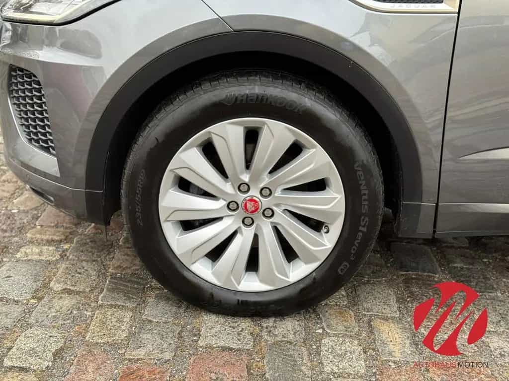 Jaguar E-Pace R-Dynamic S AWD Pano navi Kamera LED 08/2019-photo-25