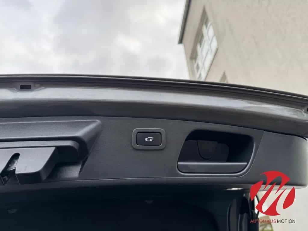 Jaguar E-Pace R-Dynamic S AWD Pano navi Kamera LED 08/2019-photo-26