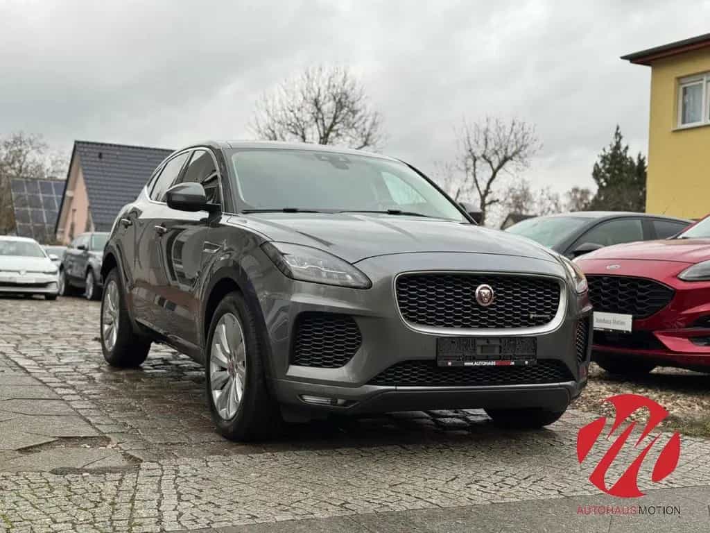Jaguar E-Pace R-Dynamic S AWD Pano navi Kamera LED 08/2019-photo-3