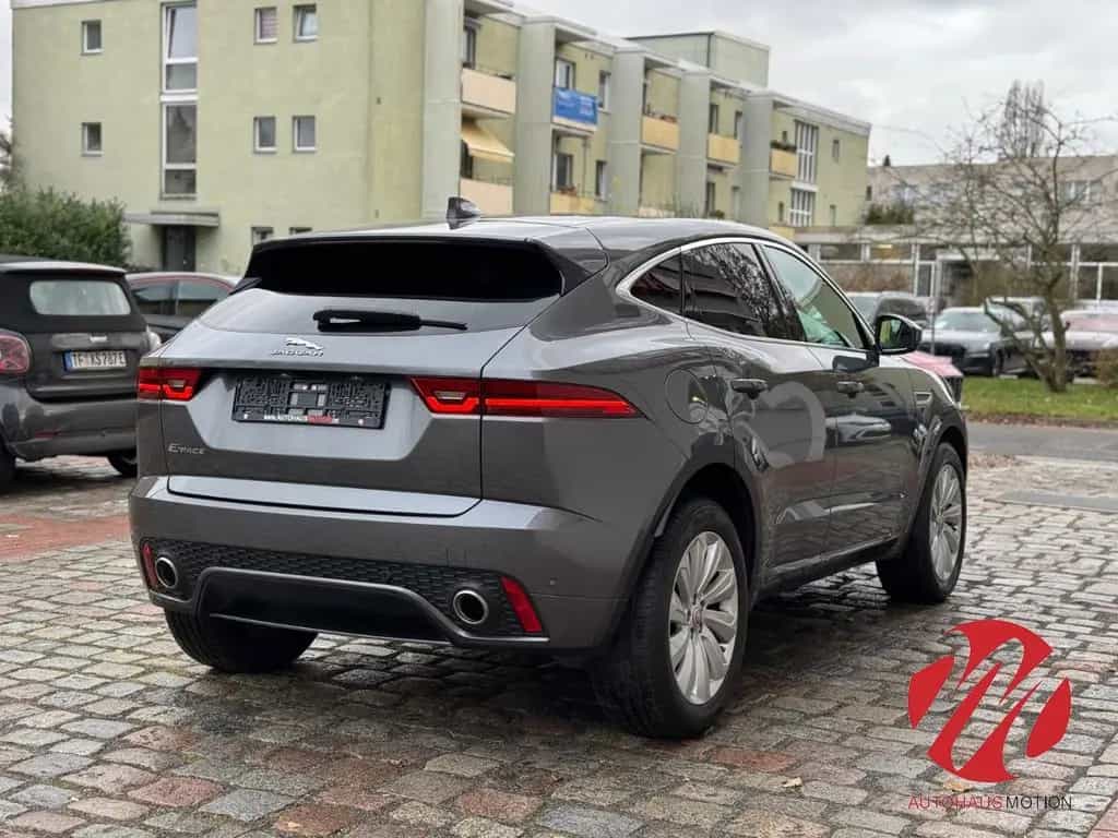 Jaguar E-Pace R-Dynamic S AWD Pano navi Kamera LED 08/2019-photo-4