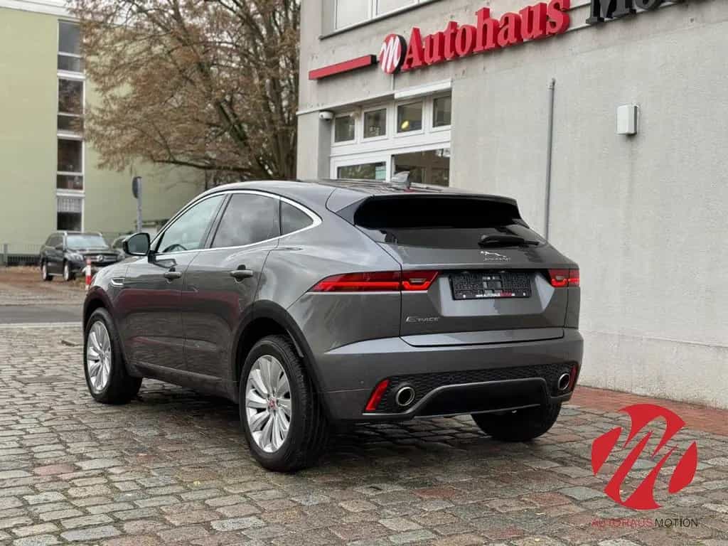 Jaguar E-Pace R-Dynamic S AWD Pano navi Kamera LED 08/2019-photo-6