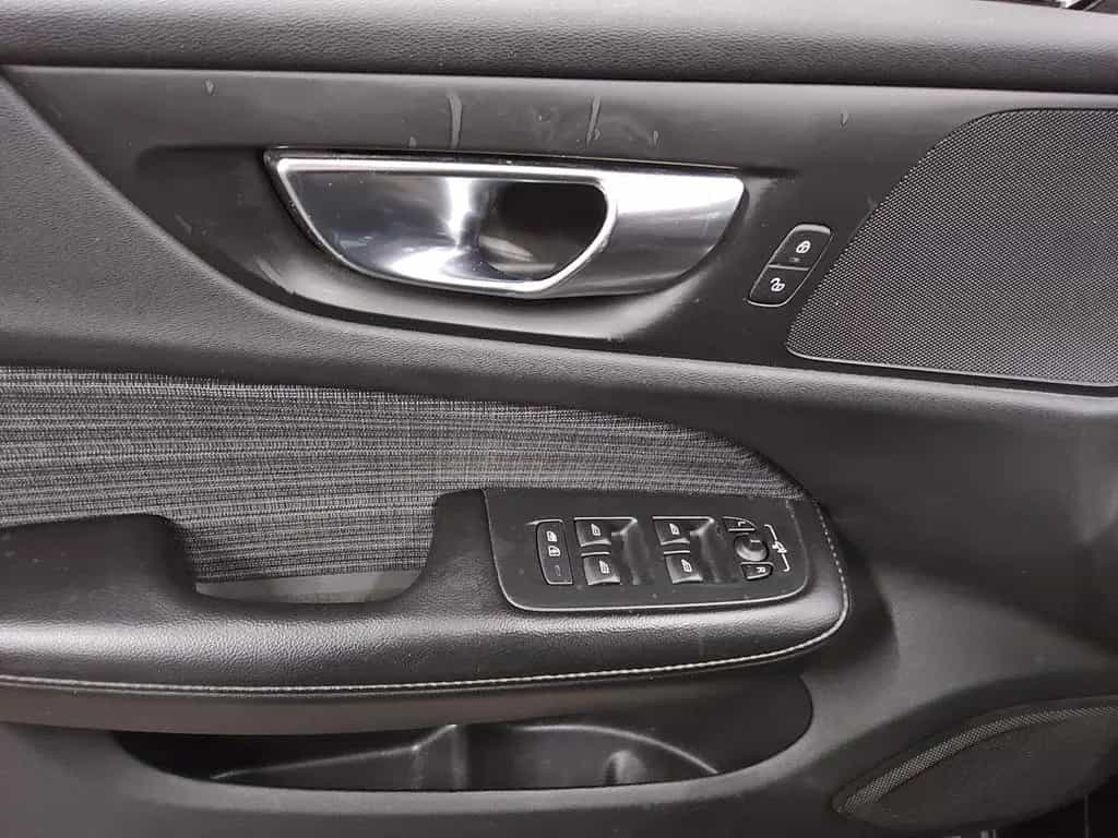 Volvo V60 B3 Essential Navi LED RFK 4xShz PDC 09/2022-photo-9