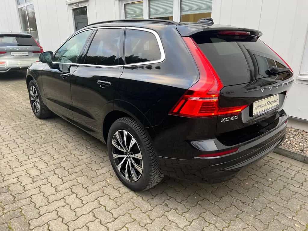 Volvo XC60 B4 Diesel Automatik Core GARANTIE 10/2023-photo-3