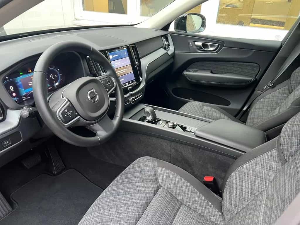 Volvo XC60 B4 Diesel Automatik Core GARANTIE 10/2023-photo-6