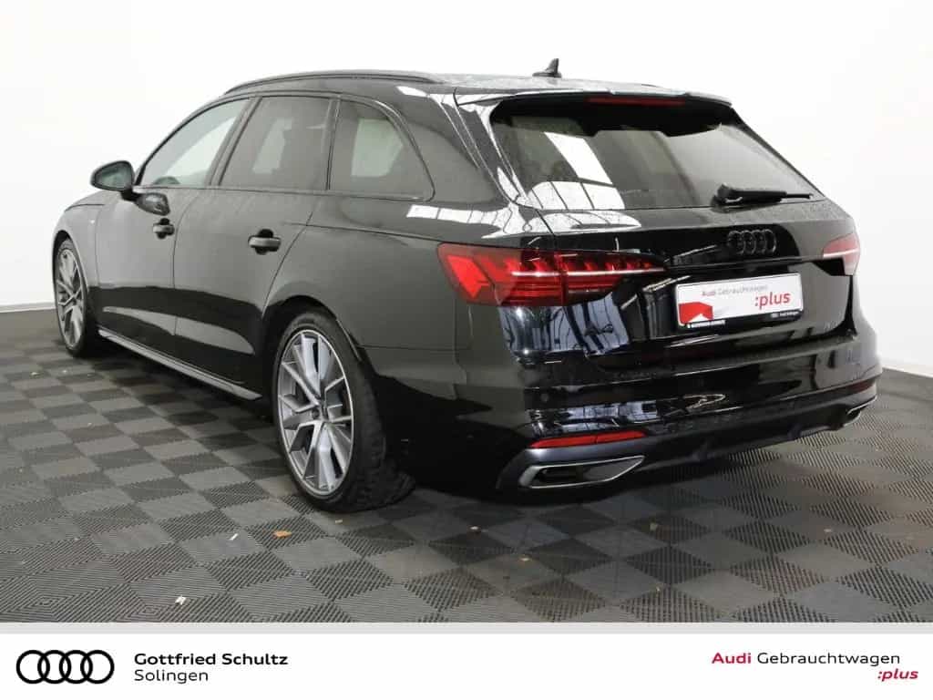 Audi A4 Avant 35 TDI 2x S-Line Competition Matrix Pan 11/2022-photo-3