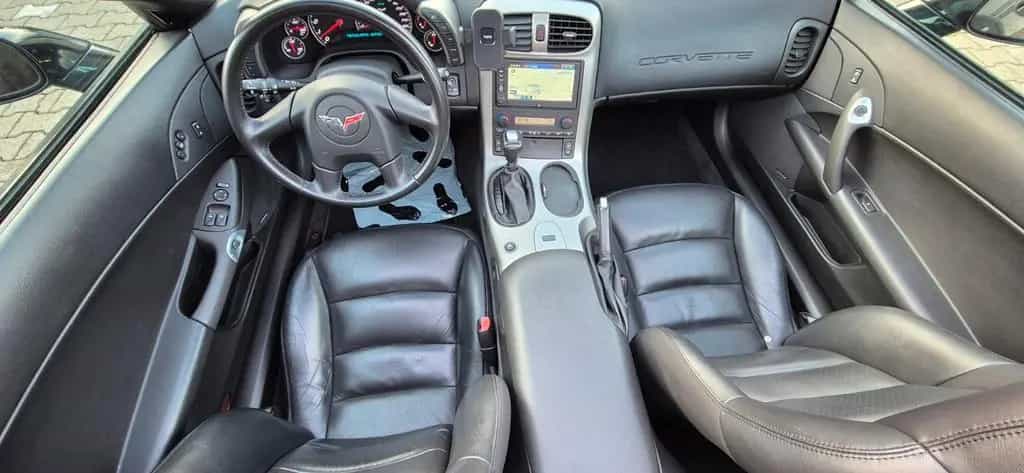 Corvette C6 6.0 V8 Targa Autom. Unverbastelt 05/2006-photo-10