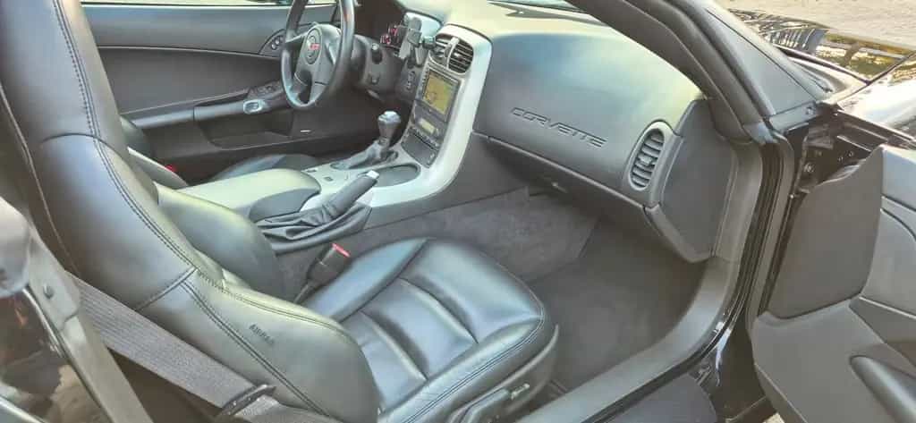 Corvette C6 6.0 V8 Targa Autom. Unverbastelt 05/2006-photo-13