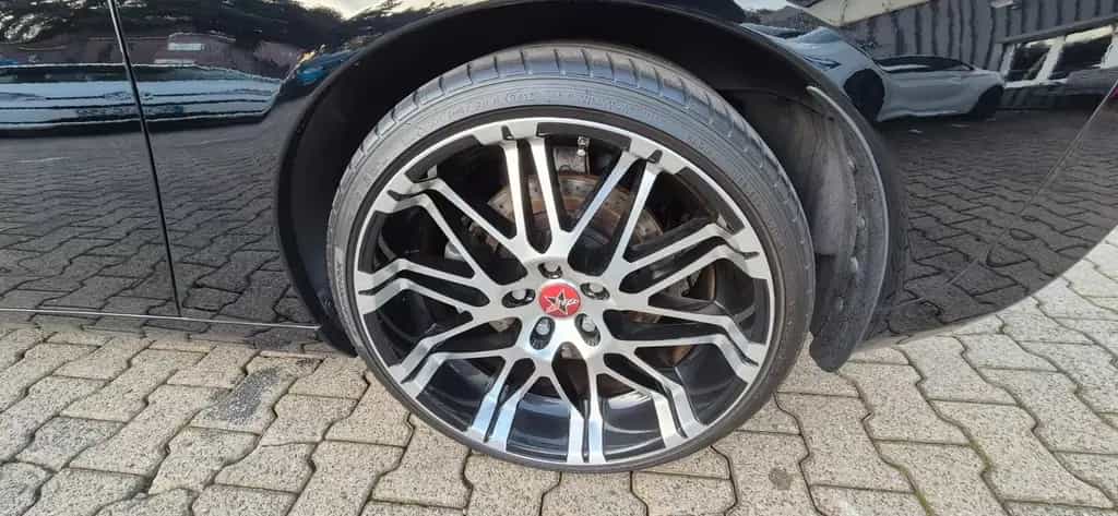 Corvette C6 6.0 V8 Targa Autom. Unverbastelt 05/2006-photo-16