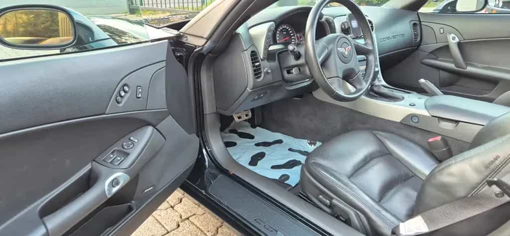 Corvette C6 6.0 V8 Targa Autom. Unverbastelt 05/2006-photo-9