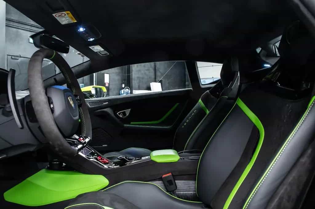 Lamborghini Huracán Tecnica V10 639PS Carbon 3.100km 06/2023-photo-11
