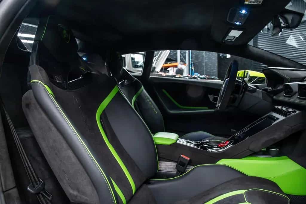 Lamborghini Huracán Tecnica V10 639PS Carbon 3.100km 06/2023-photo-16